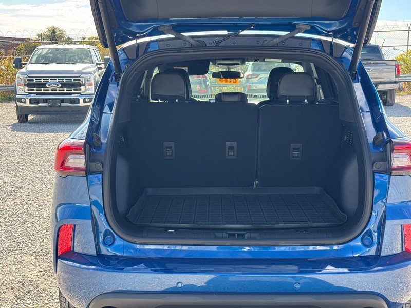 Used 2023 Ford Escape ST-Line Select w/ Tech Pack #1 AWD/4WD image 11