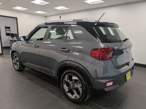 Certified 2024 Hyundai Venue Limited image 6