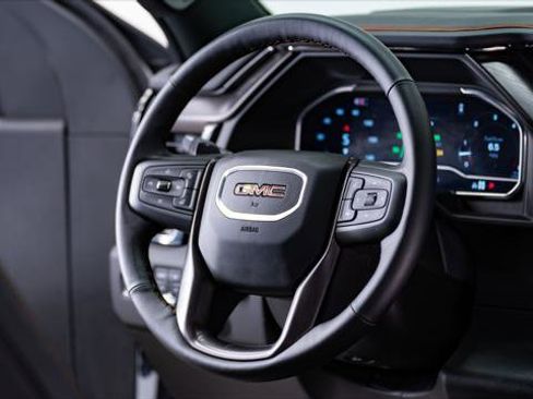 Used 2025 GMC Sierra 1500 AT4 image 30