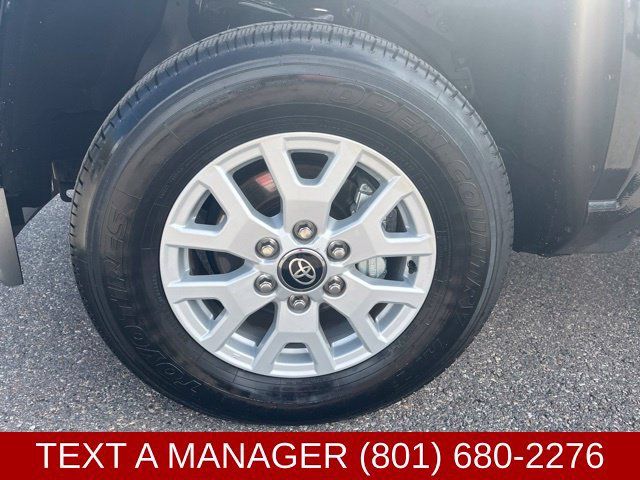 Used 2025 Toyota Tacoma SR5 AWD/4WD image 9