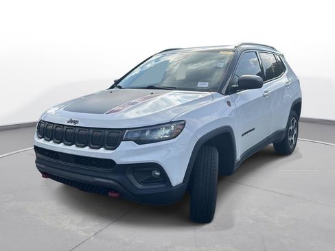 Used 2022 Jeep Compass Trailhawk w/ Sun and Sound Group AWD/4WD image 2
