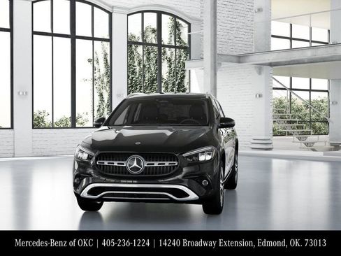 Used 2025 Mercedes-Benz GLA 250 4MATIC image 42