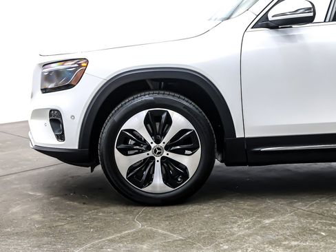 Certified 2025 Mercedes-Benz GLB 250 image 12