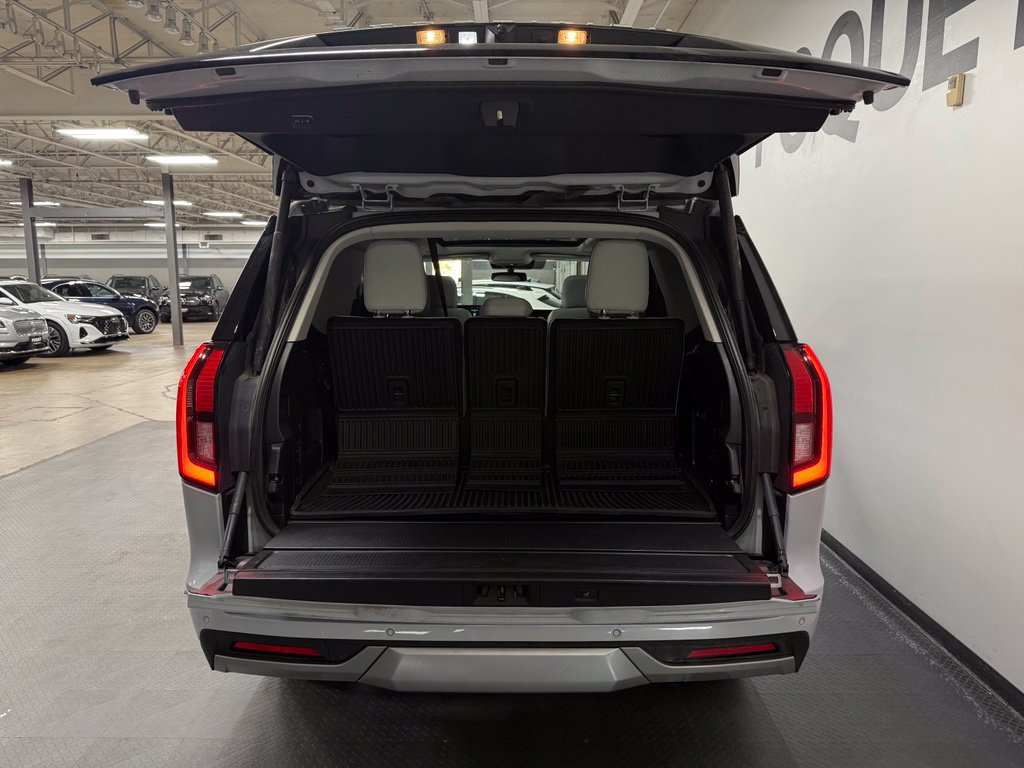 Used 2025 Ford Expedition Platinum w/ Platinum Ultimate Package AWD/4WD image 16