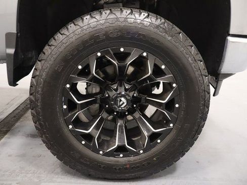 Used 2025 Chevrolet Silverado 1500 LT AWD/4WD image 26