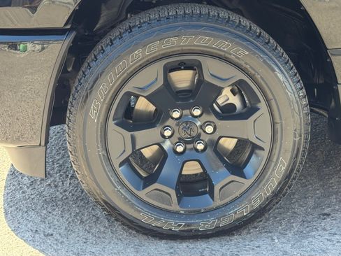 Used 2026 RAM 1500 Express AWD/4WD image 9
