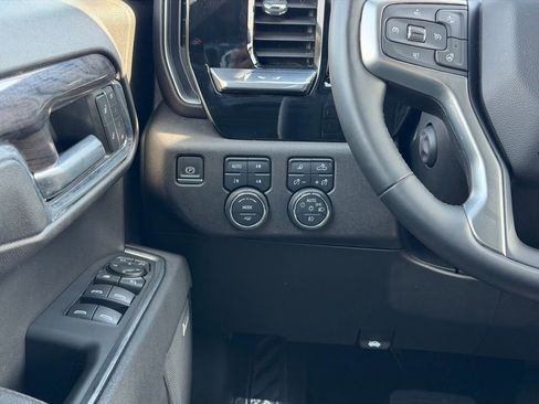 Used 2023 Chevrolet Silverado 1500 LTZ w/ LTZ Convenience Package II AWD/4WD image 33