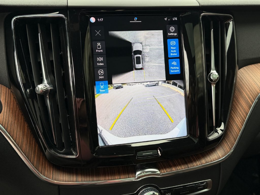 Certified 2024 Volvo XC60 T8 Plus w/ Climate Package AWD/4WD image 22