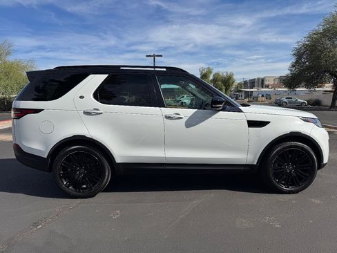 Used 2020 Land Rover Discovery HSE Luxury image 6