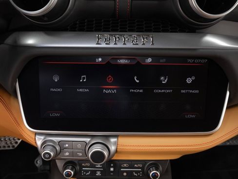 Used 2019 Ferrari Portofino RWD image 34