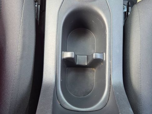 Used 2025 Toyota Corolla Cross LE FWD image 18