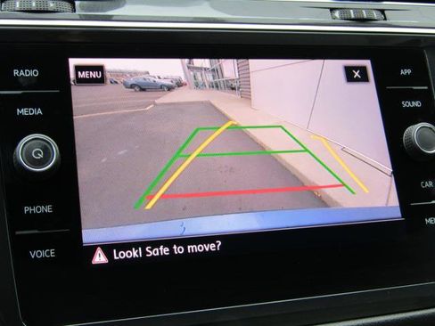 Used 2019 Volkswagen Tiguan SE image 25