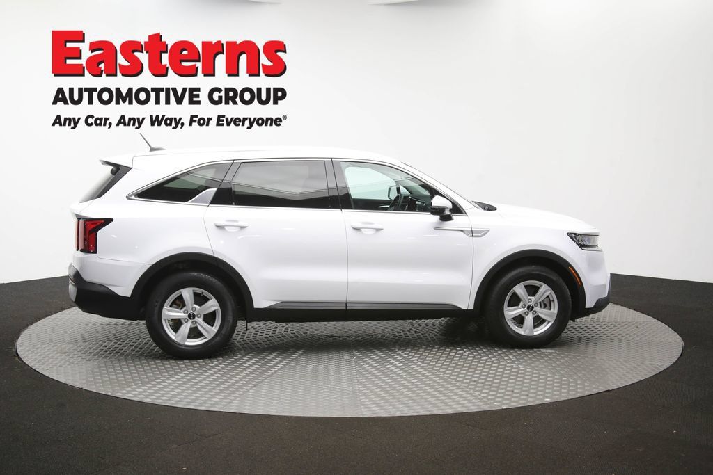 Used 2023 Kia Sorento LX FWD image 42