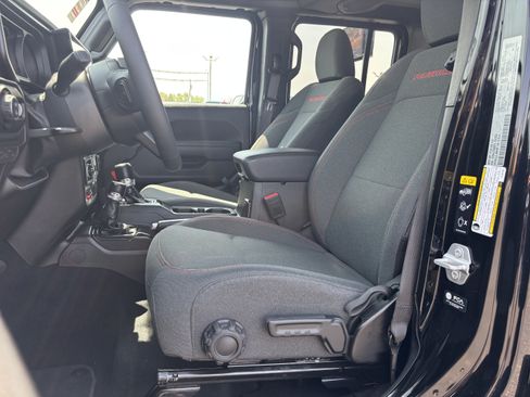 Used 2026 Jeep Gladiator Rubicon AWD/4WD image 10