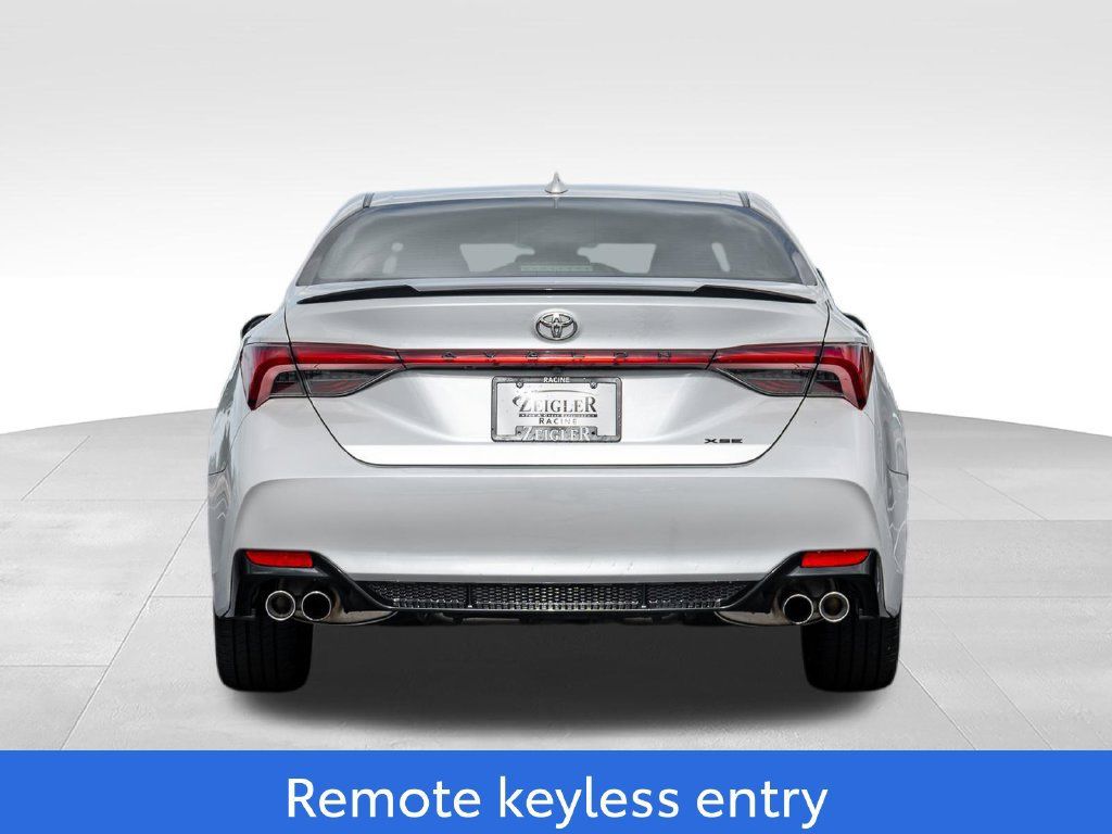 Used 2019 Toyota Avalon XSE w/ All Weather Liner Package FWD image 6