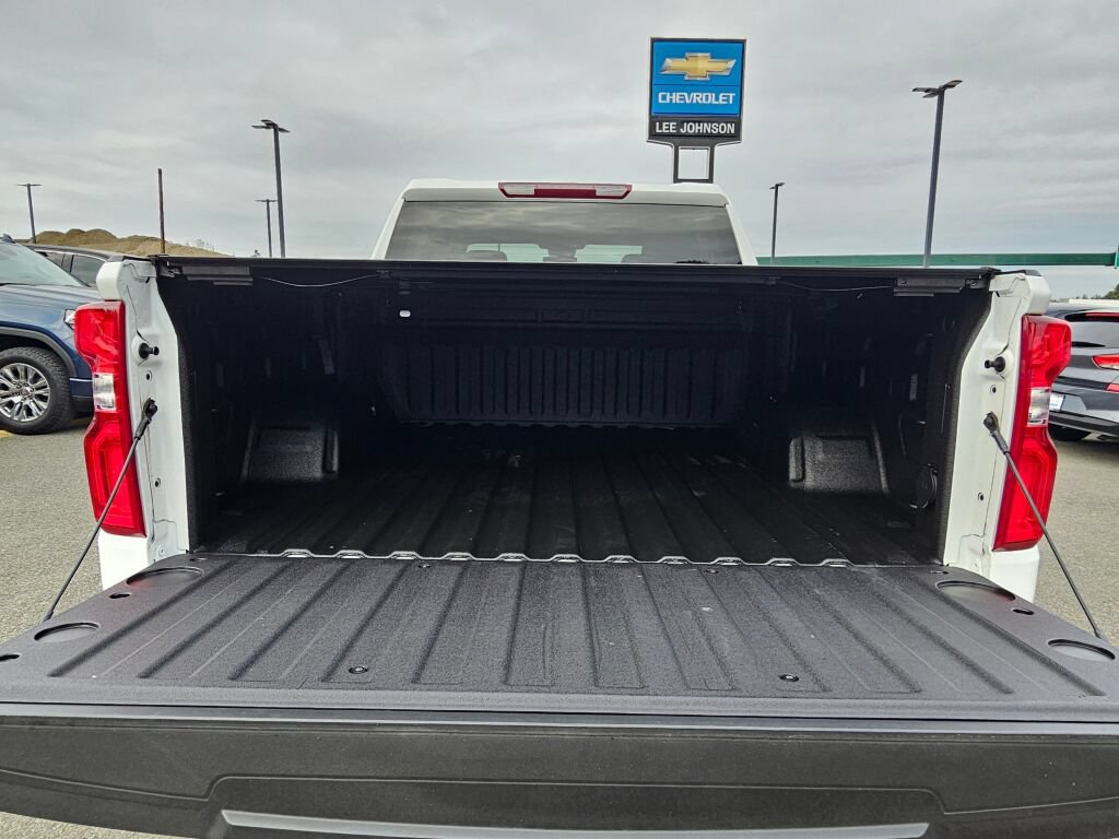 Certified 2023 Chevrolet Silverado 1500 RST w/ Z71 Off-Road Package AWD/4WD image 27