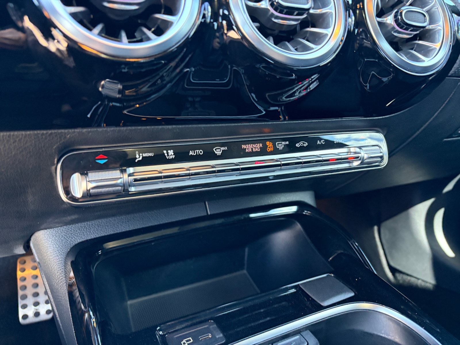 Used 2022 Mercedes-Benz CLA 35 AMG 4MATIC image 31