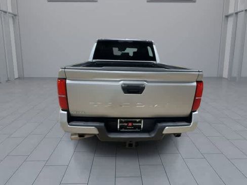 Certified 2025 Toyota Tacoma SR5 AWD/4WD image 7