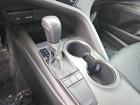 Used 2022 Toyota Camry SE w/ Carpet Mat Package (TMS) image 16