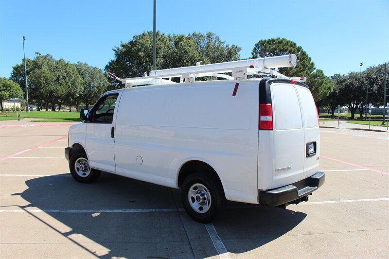 Used 2020 GMC Savana 2500 w/ Driver Convenience Package RWD image 2