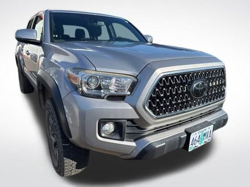 Certified 2018 Toyota Tacoma TRD Off-Road image 10