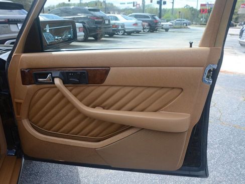 Used 1991 Mercedes-Benz 560 SEL image 18