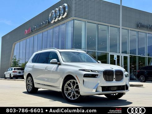 Used 2023 BMW X7 xDrive40i AWD/4WD image 2