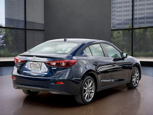 Used 2018 MAZDA MAZDA3 Grand Touring image 5