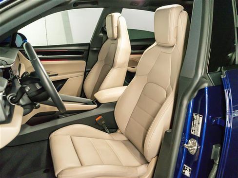 Used 2026 Porsche Macan Electric RWD image 5