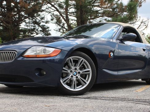 Used 2004 BMW Z4 3.0i RWD image 22