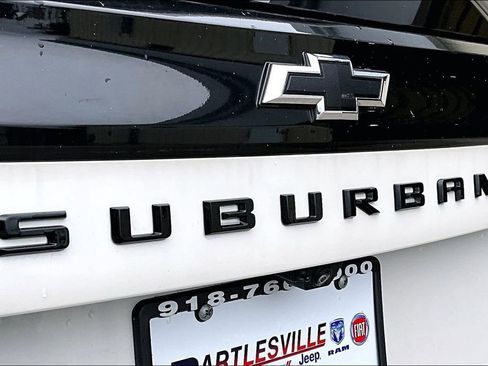 Used 2025 Chevrolet Suburban Z71 AWD/4WD image 11