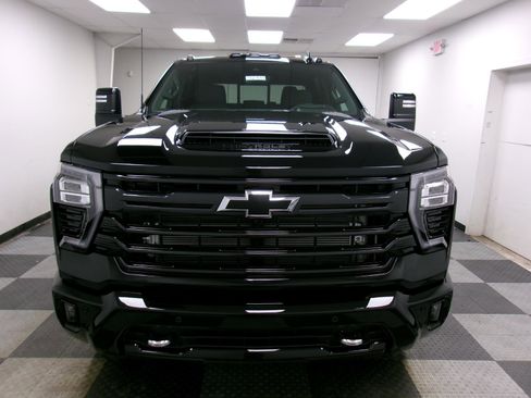 Used 2026 Chevrolet Silverado 3500 High Country w/ Midnight Edition AWD/4WD image 15