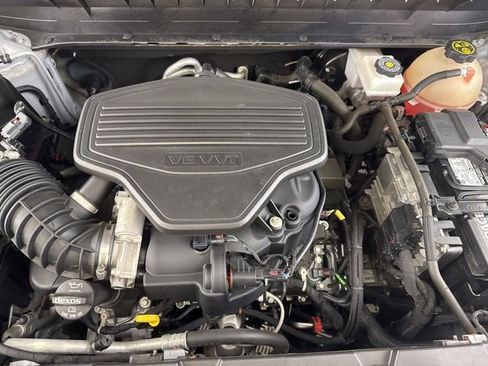 Used 2020 GMC Acadia SLT w/ Driver Alert Package II image 19