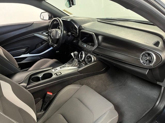 Used 2019 Chevrolet Camaro LT w/ Technology Package RWD image 11