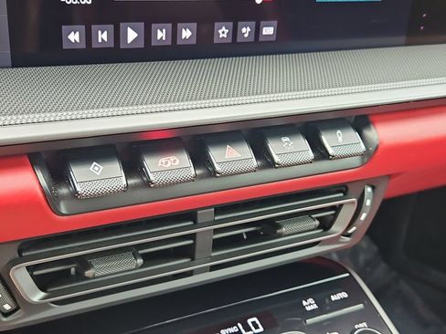 Certified 2020 Porsche 911 Carrera 4S AWD/4WD image 20