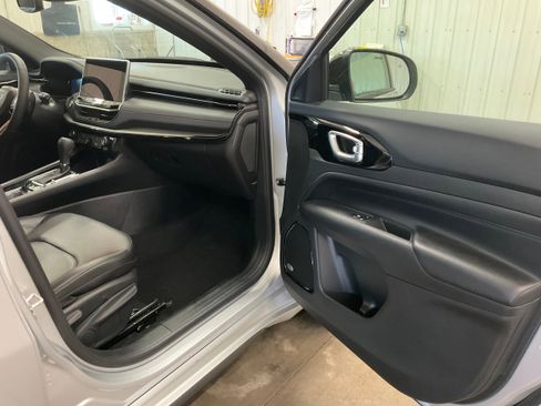Used 2025 Jeep Compass Limited w/ High Altitude Package AWD/4WD image 25