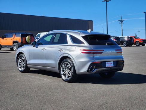 Used 2022 Genesis GV70 2.5T w/ Advanced Package image 3