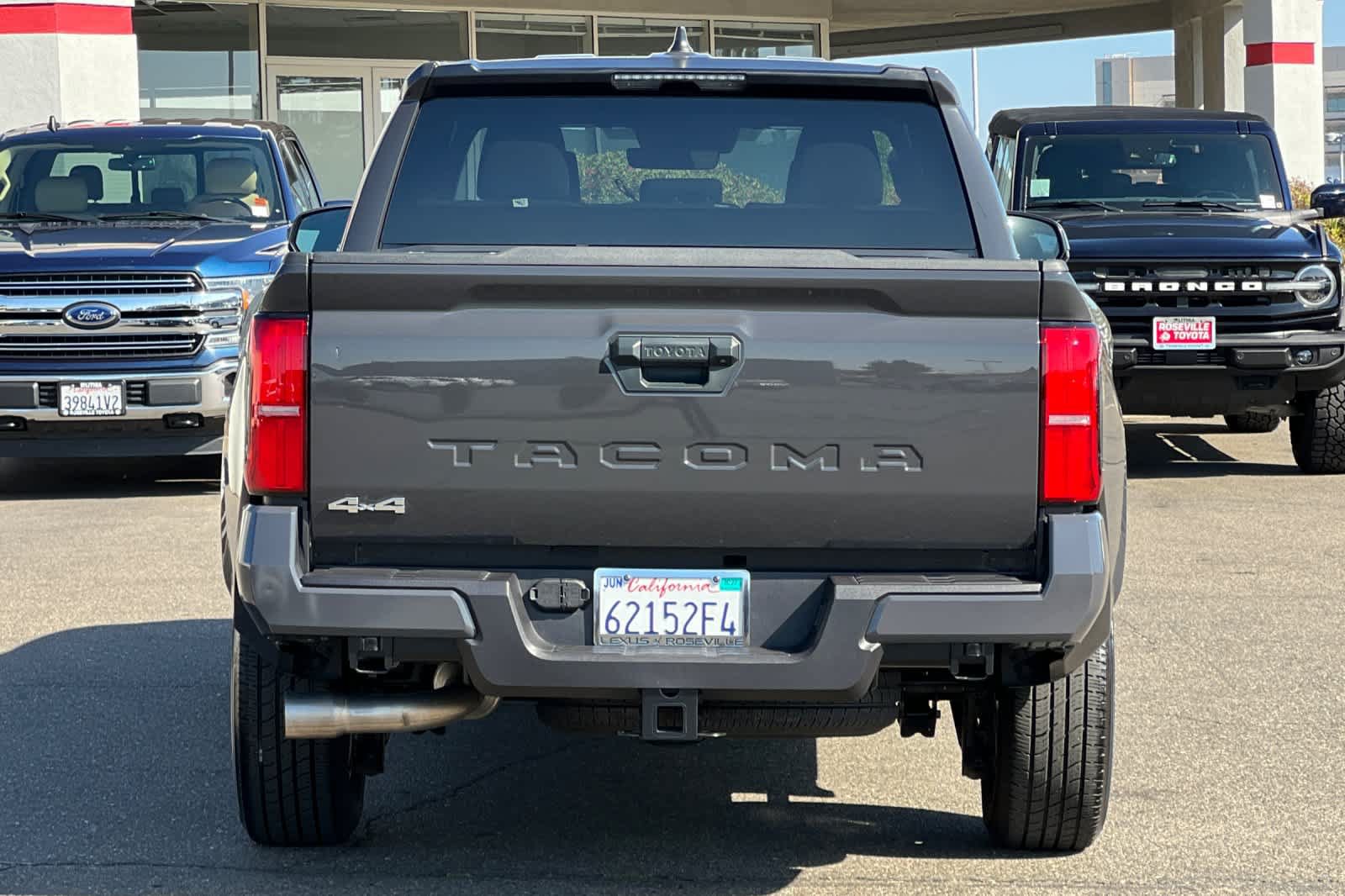 Used 2025 Toyota Tacoma SR5 AWD/4WD image 8