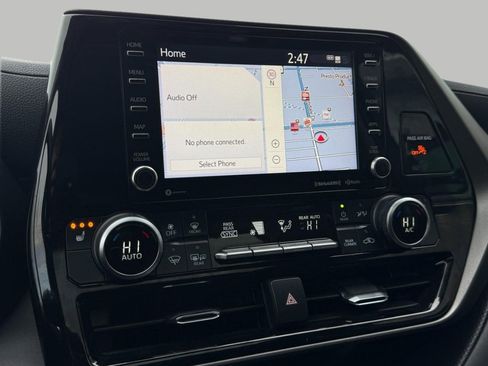 Used 2021 Toyota Highlander XLE image 38