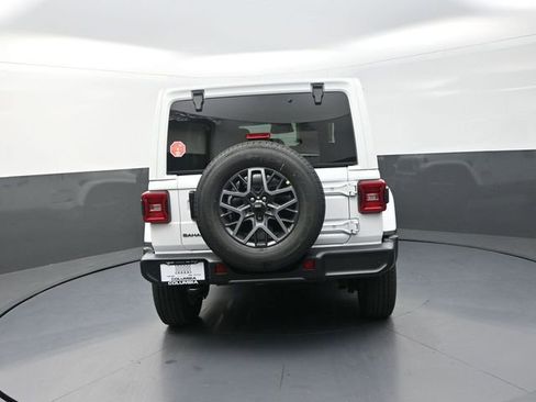New 2026 Jeep Wrangler Unlimited Sahara AWD/4WD image 8