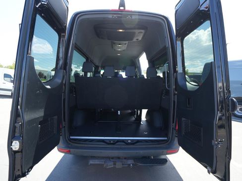 Used 2025 Mercedes-Benz Sprinter 2500 image 7