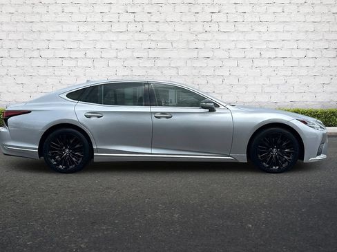 Used 2023 Lexus LS 500 w/ Accessory Package (Z1) RWD image 3