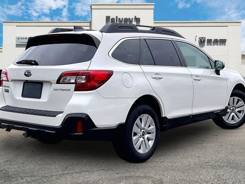 Used 2018 Subaru Outback 2.5i Premium image 2