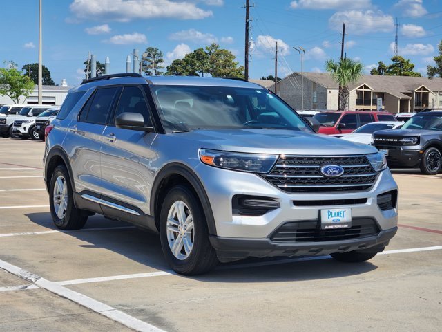 Used 2022 Ford Explorer XLT RWD image 3