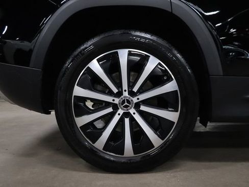 Used 2020 Mercedes-Benz GLB 250 image 34