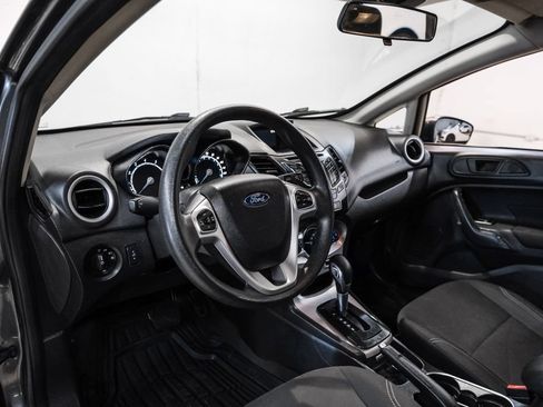 Used 2019 Ford Fiesta SE FWD image 3