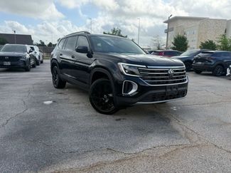 Certified 2025 Volkswagen Atlas SE video 1