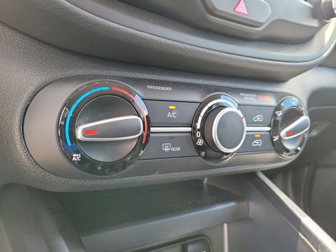 Certified 2025 Kia Soul LX FWD image 28