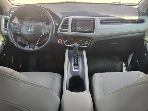 Used 2019 Honda HR-V Touring image 16
