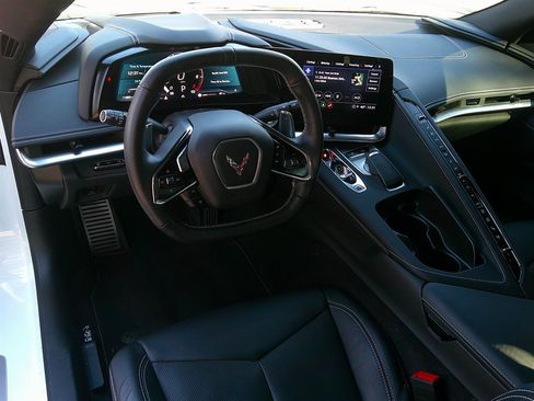 Used 2023 Chevrolet Corvette Stingray Preferred Cpe w/ Battery Protection Package image 12